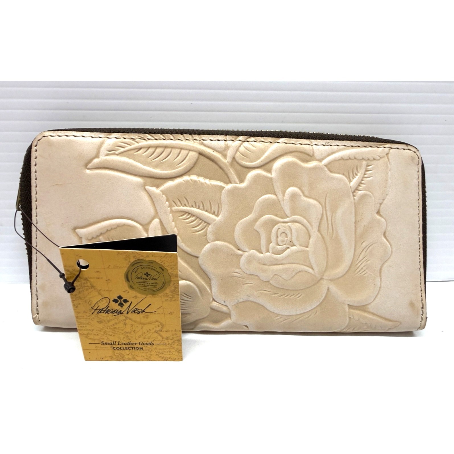 Patricia Nash Wallet Lauria New Leather Zip Around Chalk White Tooled New